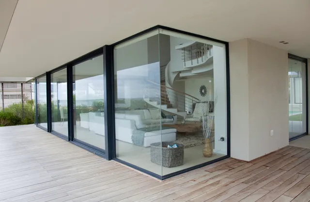 Villa contemporaine vitrée